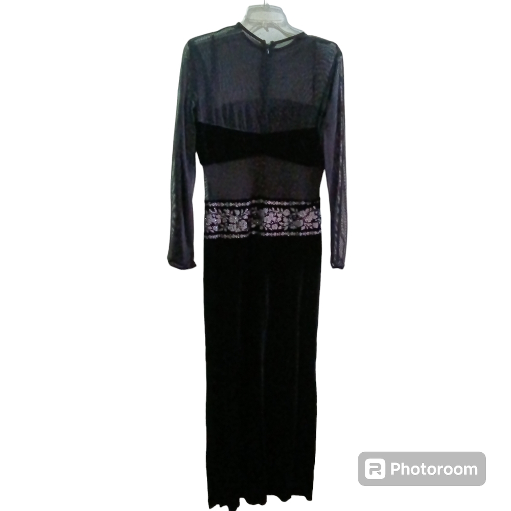 Dress - Picture 2 of 10